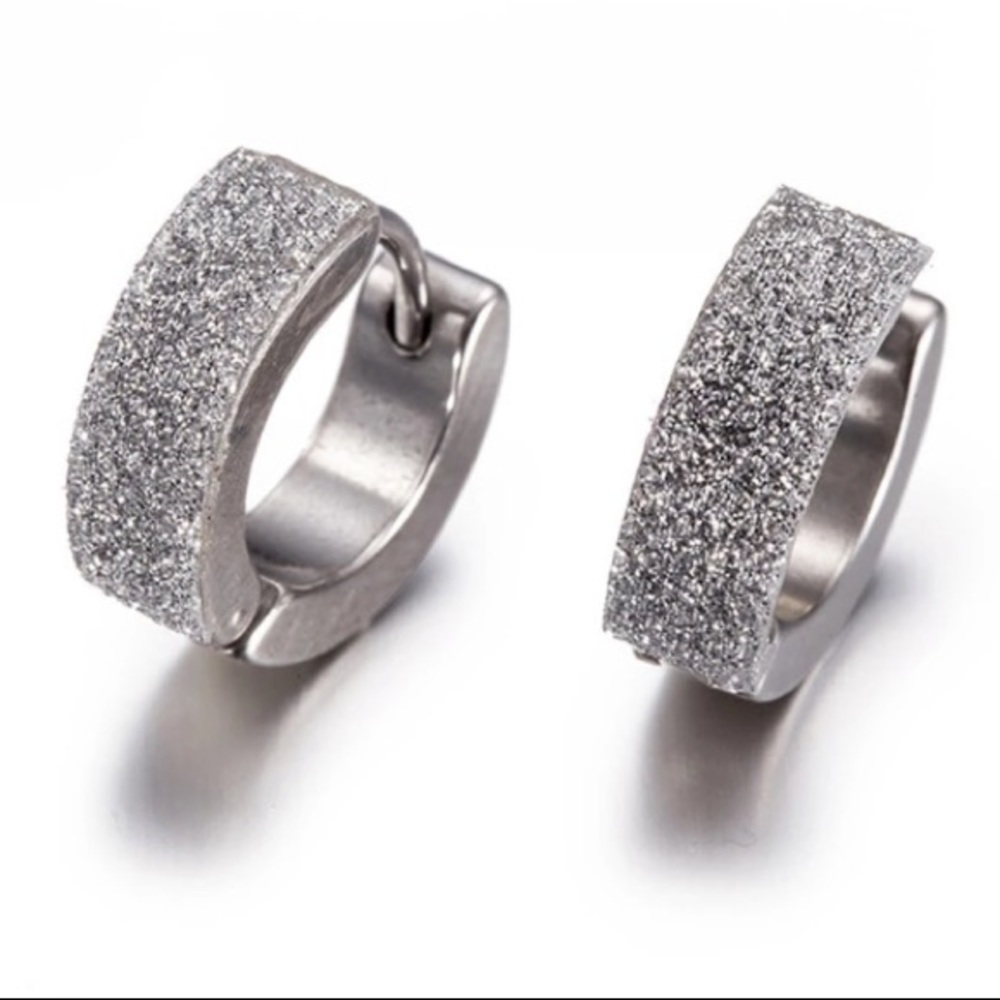 NEW!๐๐PUNK HOOPS! SPARKLE!๐๐SILVERY UNISEX MEN - Picture 3 of 8
